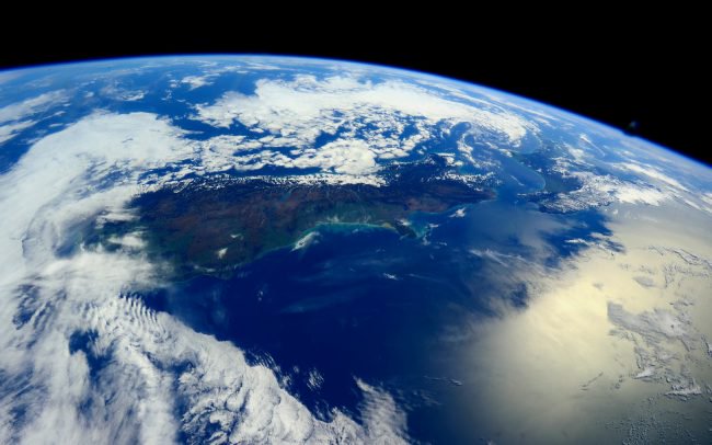 Фото - Ученые доказали смещение орбиты Земли. Чем нам это грозит?