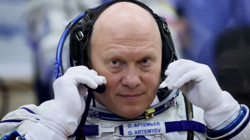 Фото - Российские космонавты начали готовить оборудование для выхода в открытый космос