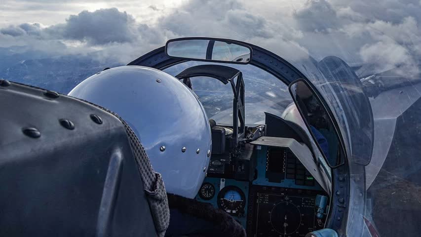 Фото - Истребители Балтфлота провели воздушный бой с «нарушителями»