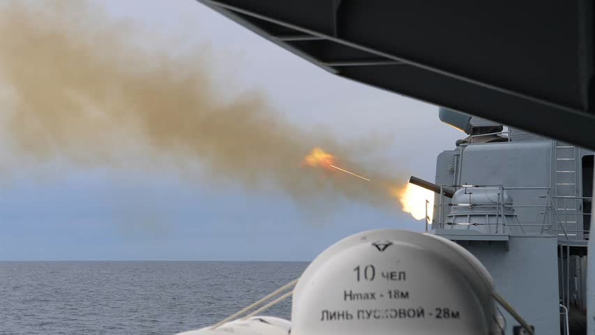 Фото - «Маршал Шапошников» уничтожил крылатую ракету «противника»