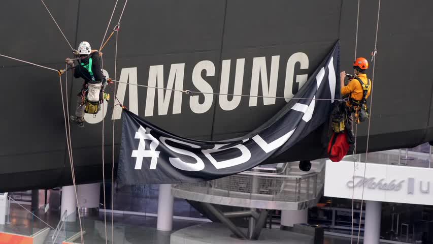 Фото - В Samsung высказались о поставках техники в Россию